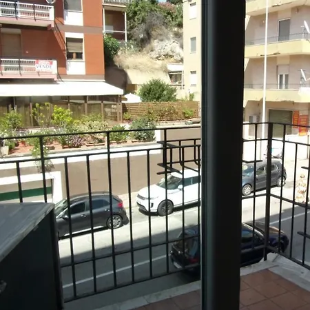 Jitaku @ Colombi 1 بيت ضيافة كالياري